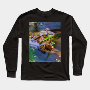 Green Frog Sunbathing in a Pond Long Sleeve T-Shirt